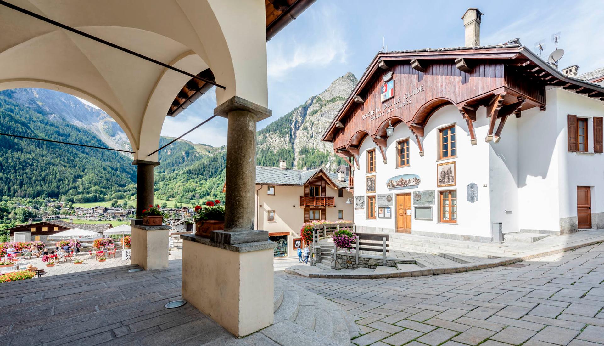 Courmayeur-Town-Centre-Summer