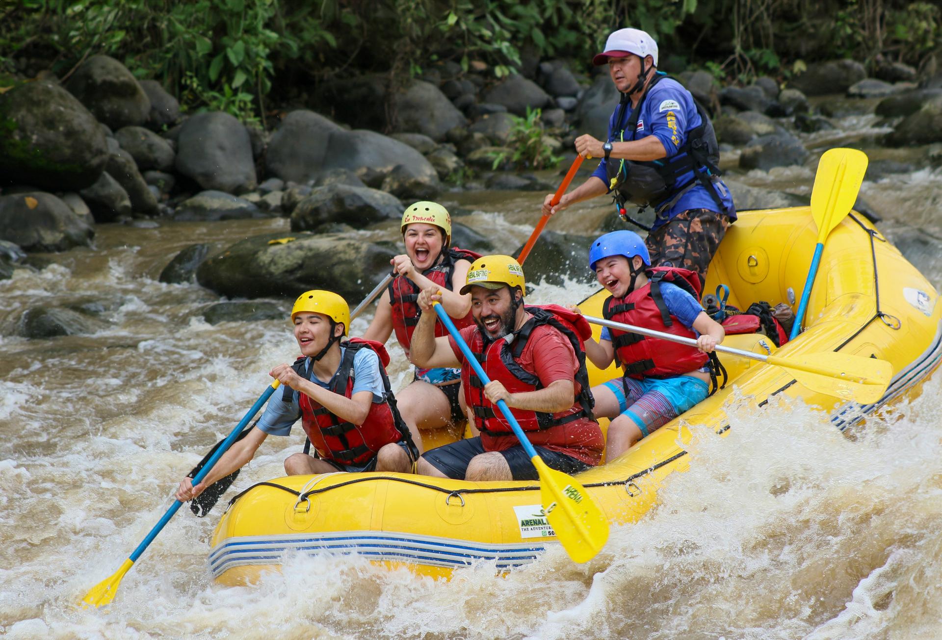 Rafting-on-summer-holiday