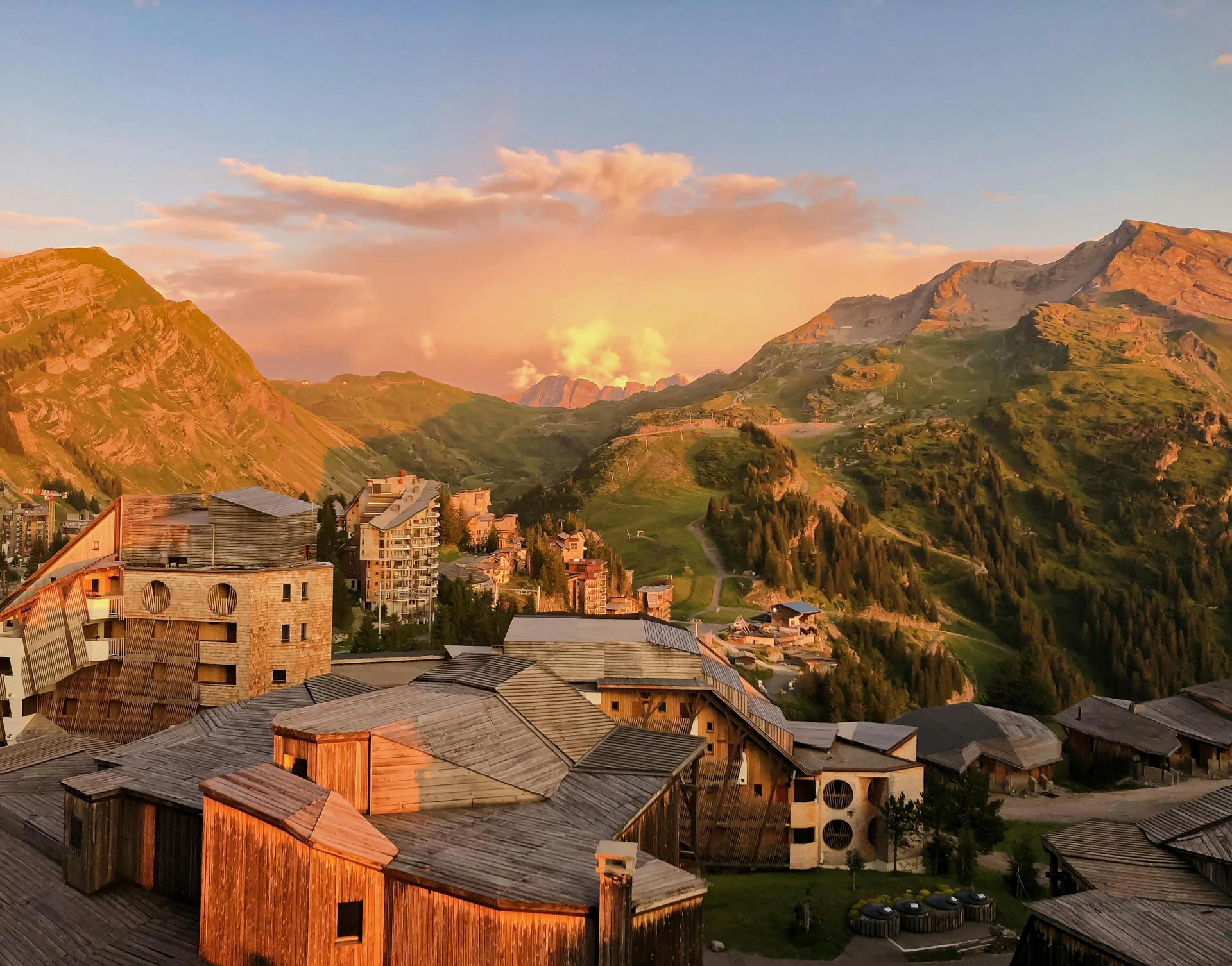 Avoriaz-in-summer-sunset-sunshine